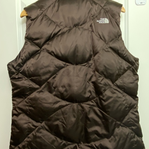 The North Face 550 Quilted Vest - Picture 2 of 6